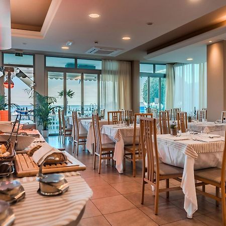 Hotel Orizzonte ลิโดดิเยโซโล ภายนอก รูปภาพ
