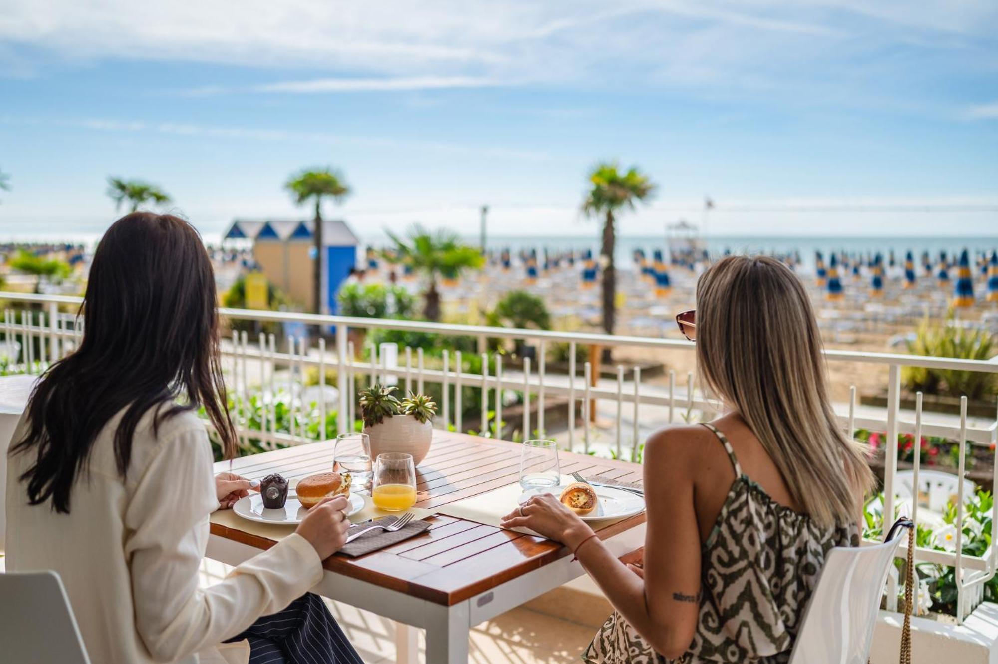 Hotel Orizzonte ลิโดดิเยโซโล ภายนอก รูปภาพ
