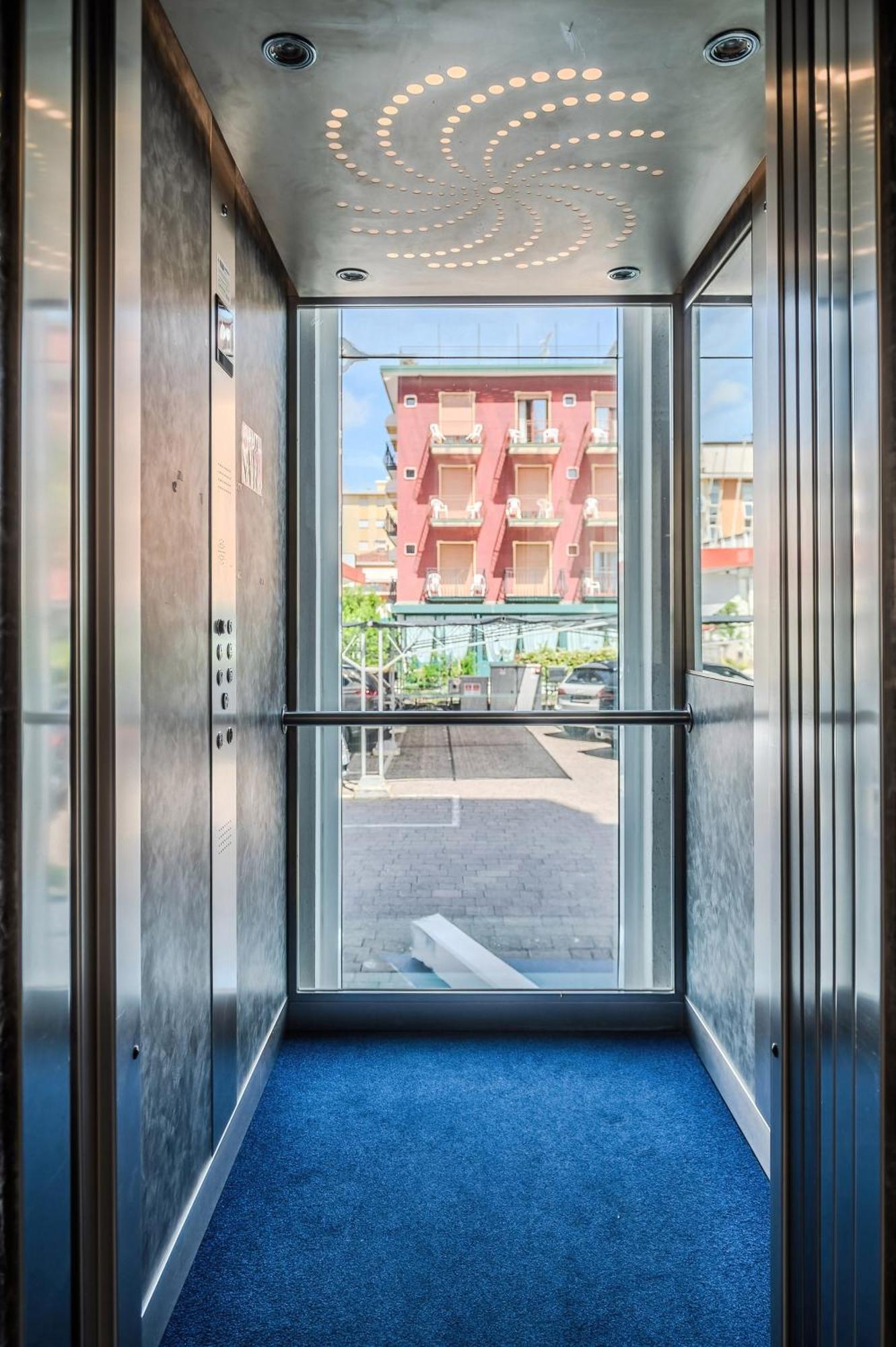 Hotel Orizzonte ลิโดดิเยโซโล ภายนอก รูปภาพ