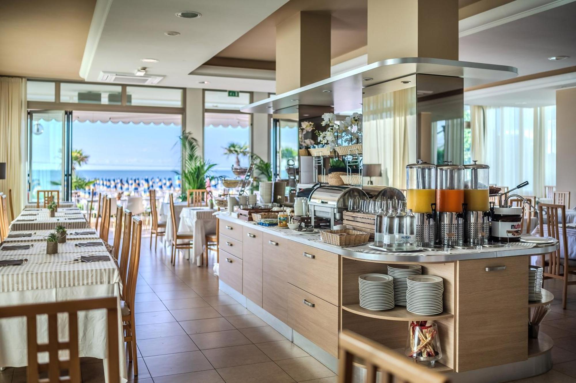 Hotel Orizzonte ลิโดดิเยโซโล ภายนอก รูปภาพ