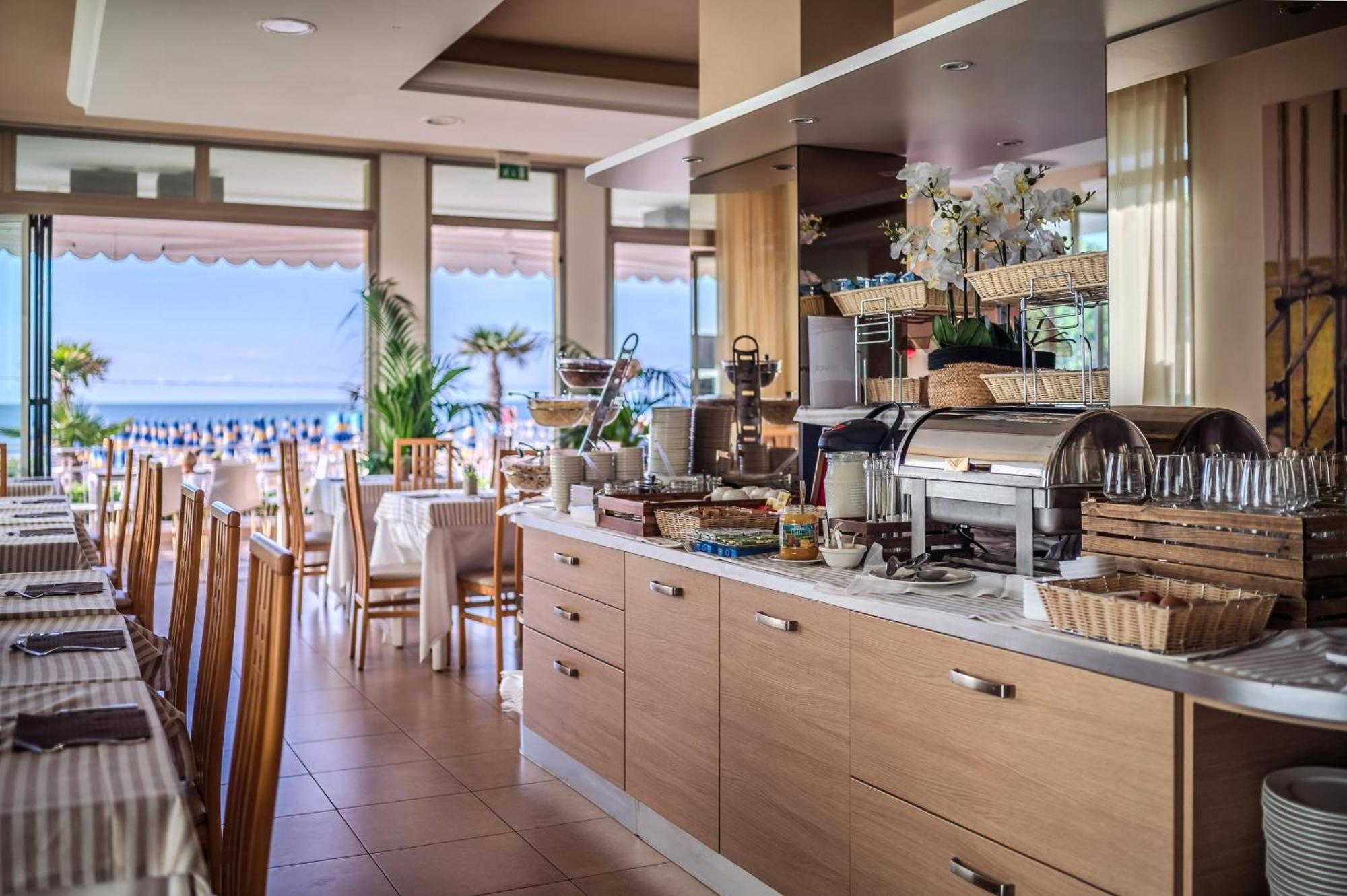Hotel Orizzonte ลิโดดิเยโซโล ภายนอก รูปภาพ